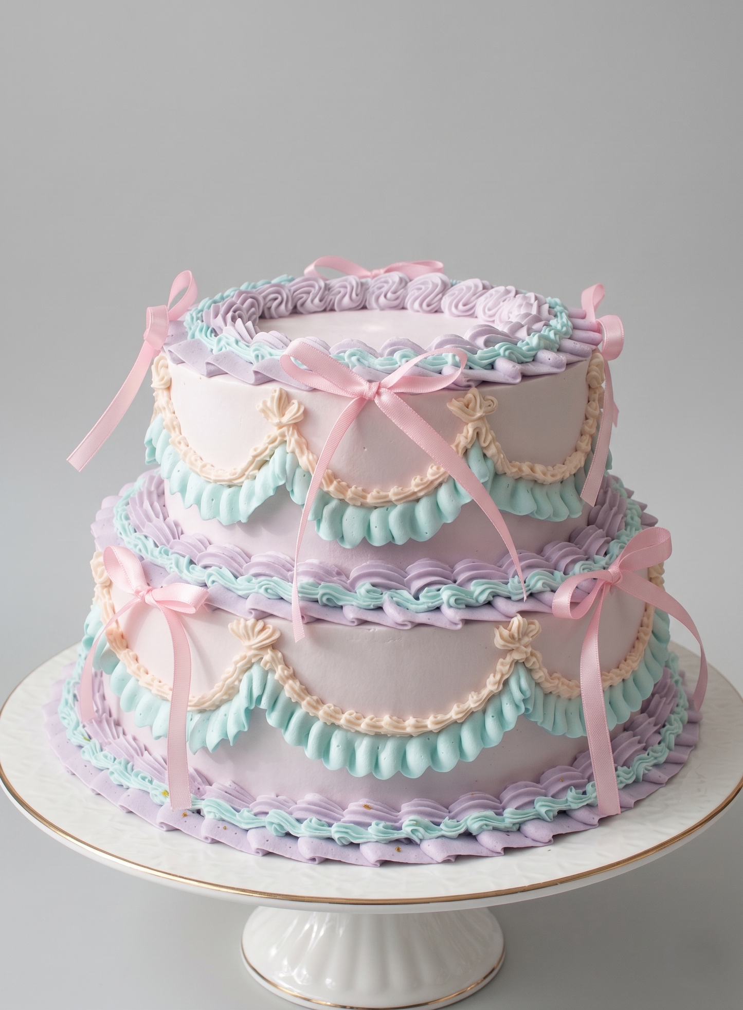 B-547 Vintage Cake with Ribbon Bow