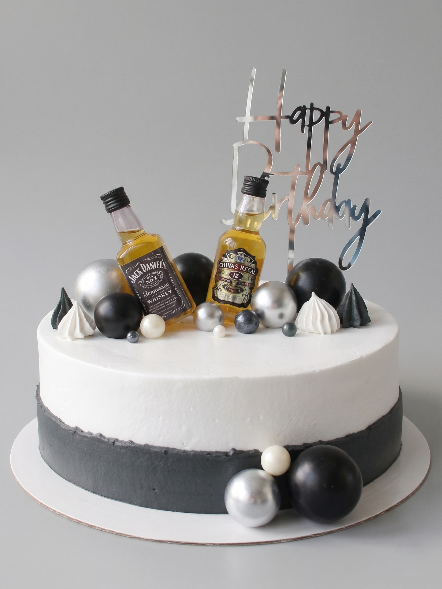 B-838 Black & Sliver Balls with Bottles