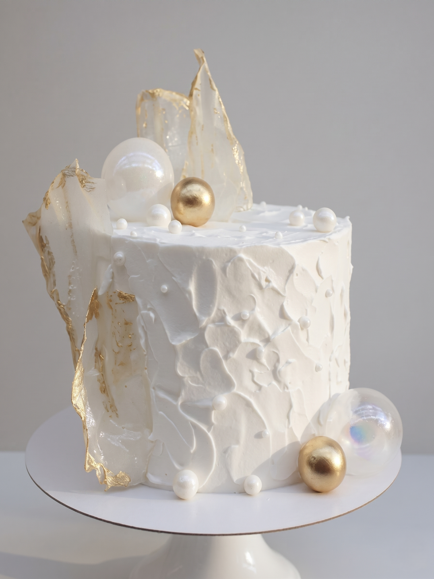 BA-005 White & Gold Pearl Sail Cake