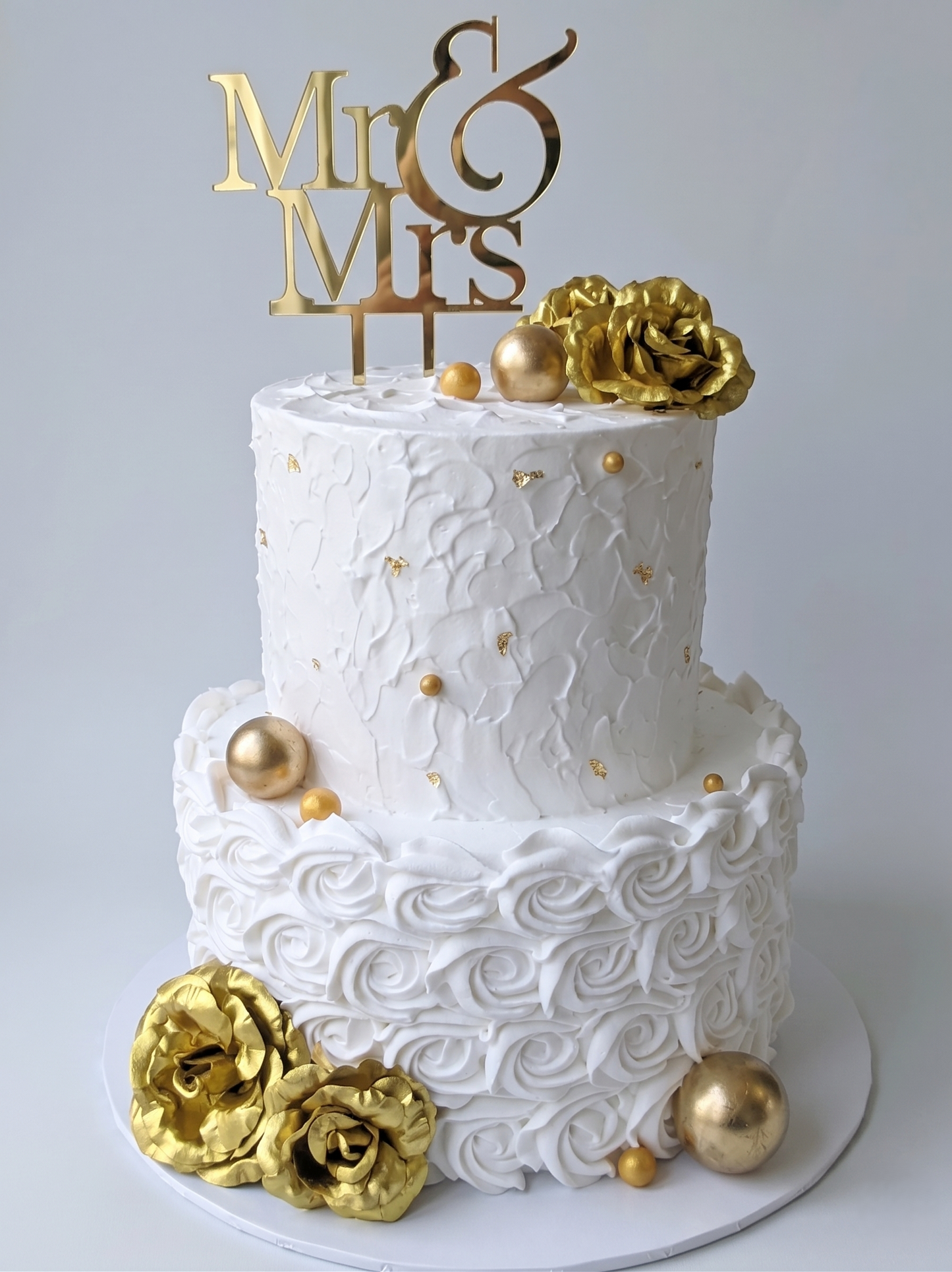 WC-215 2 Tier Double Height Gold Roses Cake