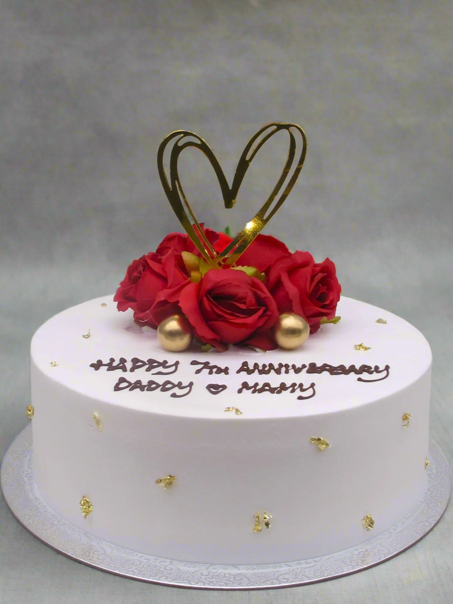 B-926 Gold Heart With Red Silk Roses