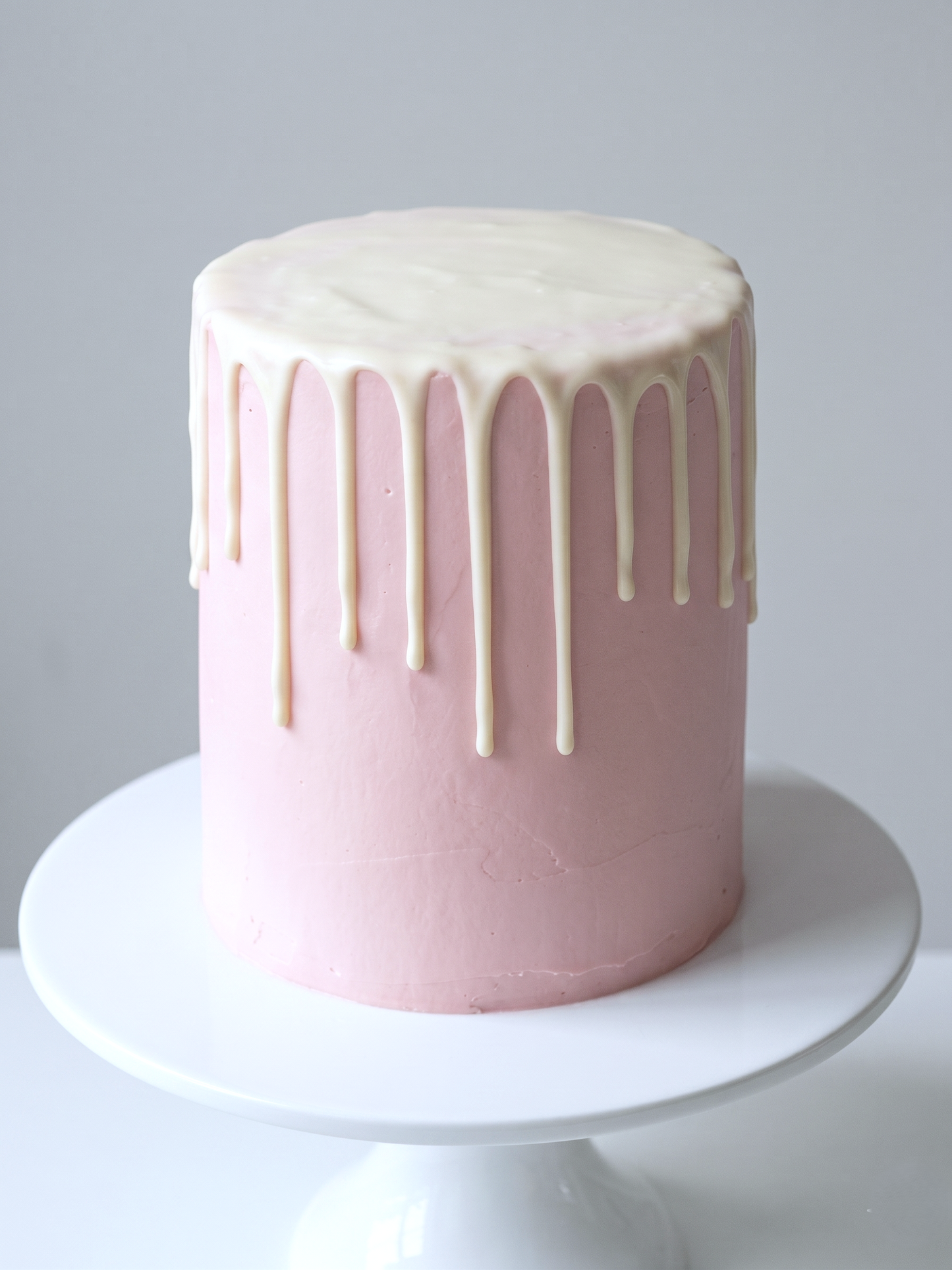 BA-082 Pink Cake with White Dripping