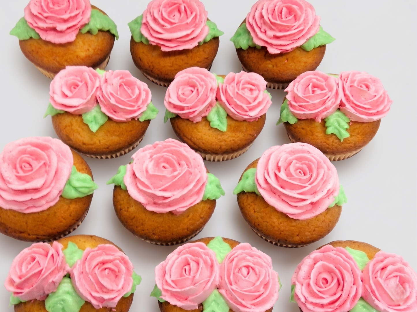 CP-203 Buttercream Roses #3 Cupcake