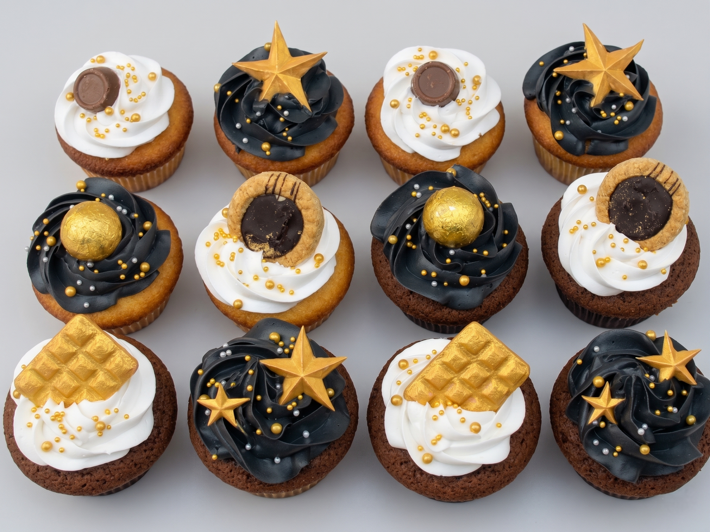 CP-213 Black & Gold Cupcake