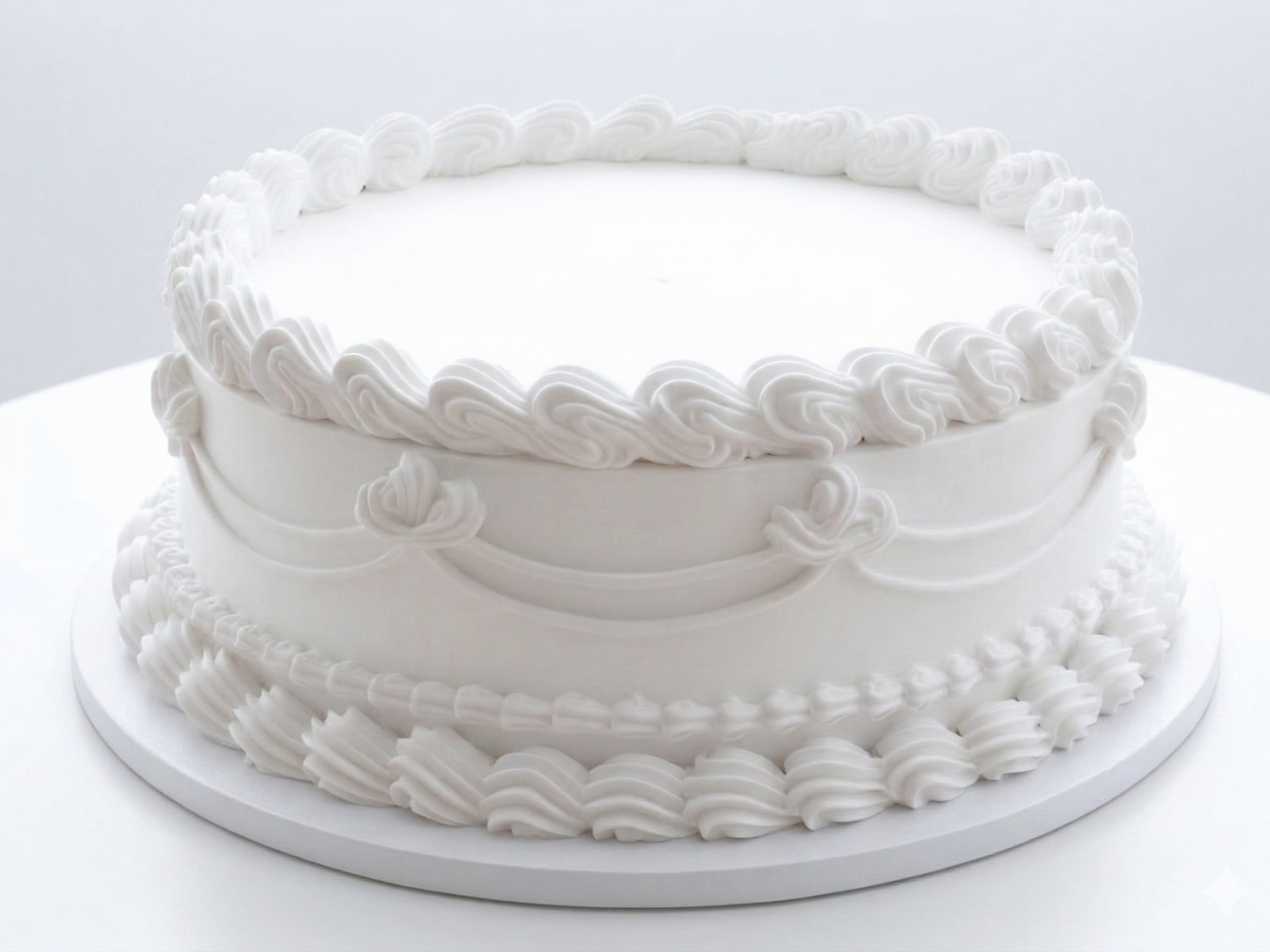 VI-002 Vintage Cake #2 Pure White with Piping